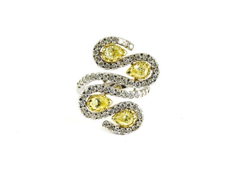Anello Animalier in Oro Bianco, Diamanti Incolori e Gialli
