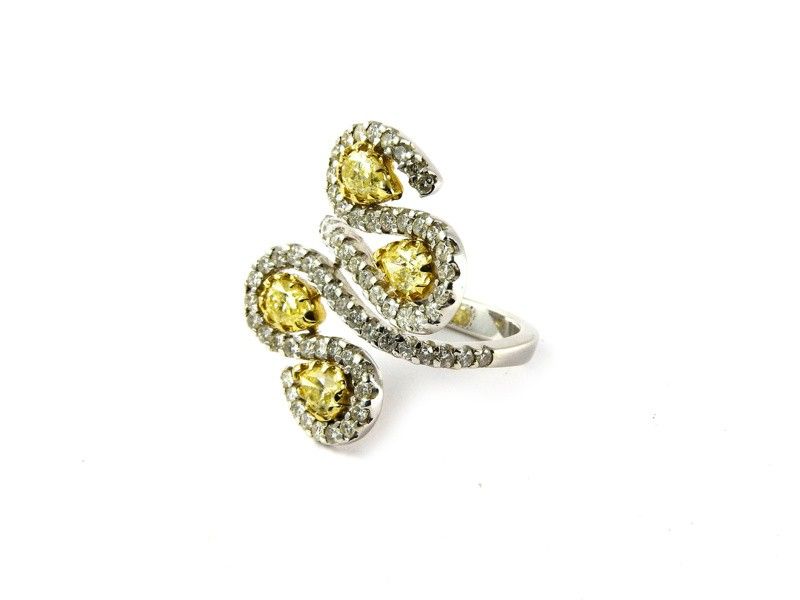 Anello Animalier in Oro Bianco, Diamanti Incolori e Gialli