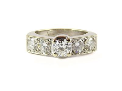 Anello a Fascia in Oro Bianco e Diamanti