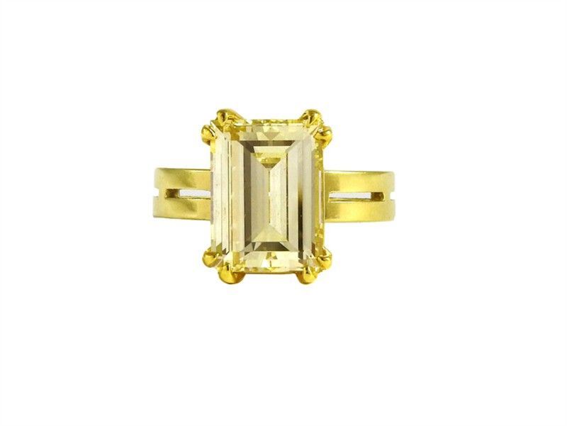 Anello Solitario in Oro Giallo e Diamante