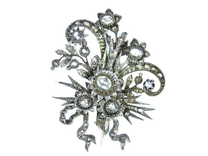 Spilla in Argento, Oro a Basso Titolo e Diamanti