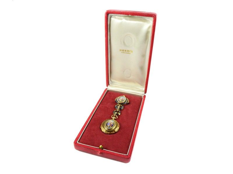 Orologio-spilla in Oro Giallo, Miniature a Smalto e Perle