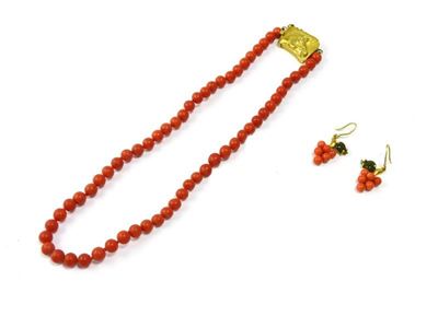 Collana in Corallo Rosso e Oro Giallo