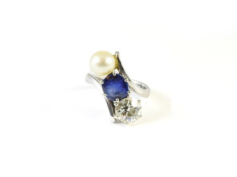 Anello in Oro Bianco, Diamante, Zaffiro e Perla