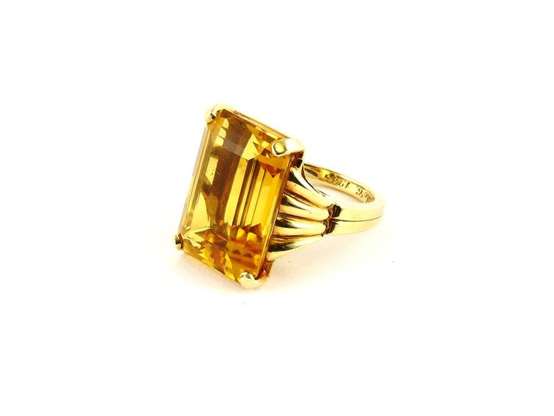Anello in Oro Giallo e Quarzo Citrino di Forma Rettangolare