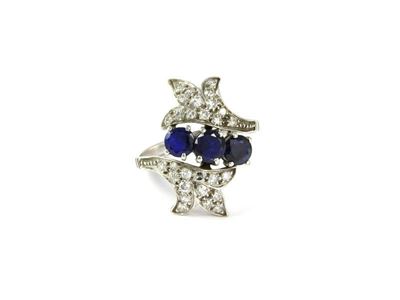 Anello in Oro Bianco, Zaffiri Tondi e Diamanti