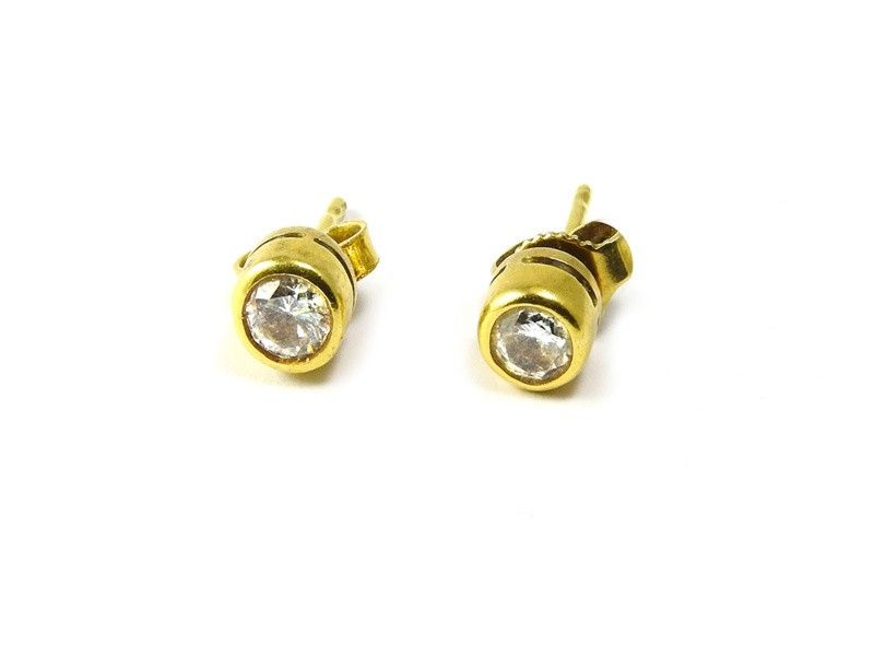 Tre Paia di Orecchini in Oro Giallo, Oro Bianco, Argento, Diamanti, Perle e Pietre Rosse