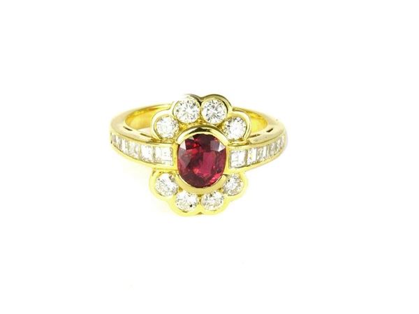 Yellow gold ring with ruby and diamonds