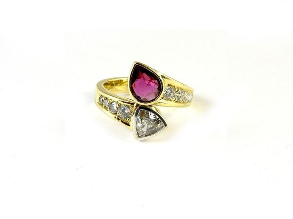 Yellow and white gold ring with ruby and diamond