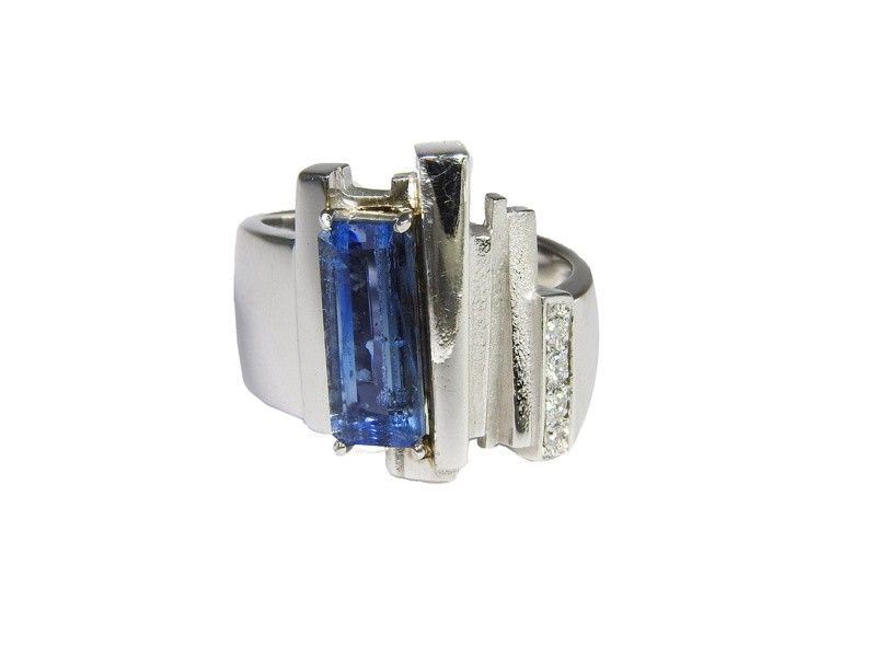 Anello in Oro Bianco Lucido e Satinato, Acquamarina e Diamanti