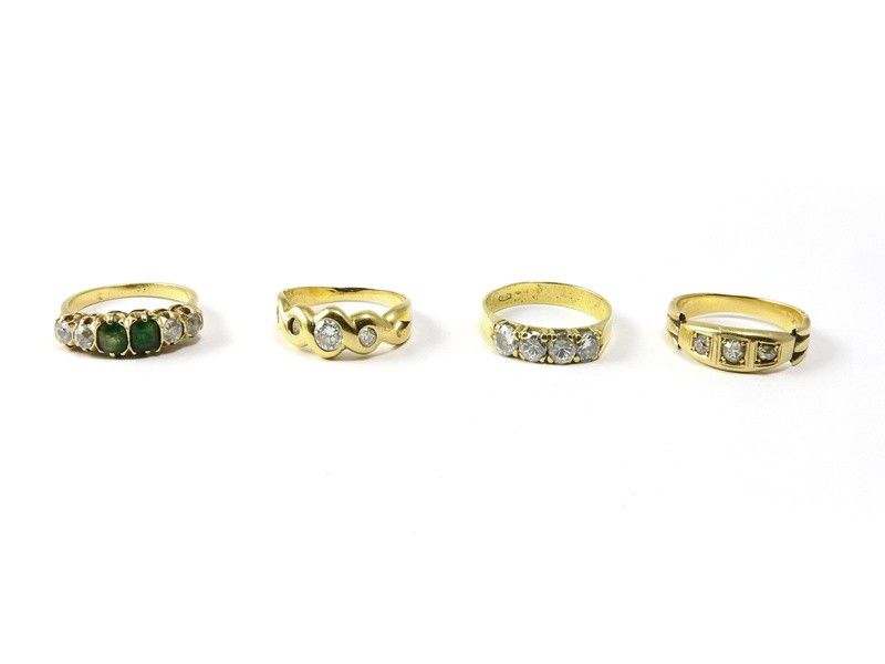 Otto Anelli in Oro Giallo, Oro Bianco, Argento, Diamanti, Perle, Smeraldi, Zaffiri