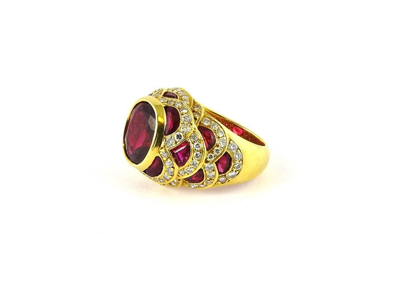 Anello in Oro Giallo, Rubini e Diamanti