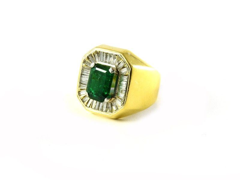 Anello in Oro Giallo, Oro Bianco, Smeraldo e Diamanti