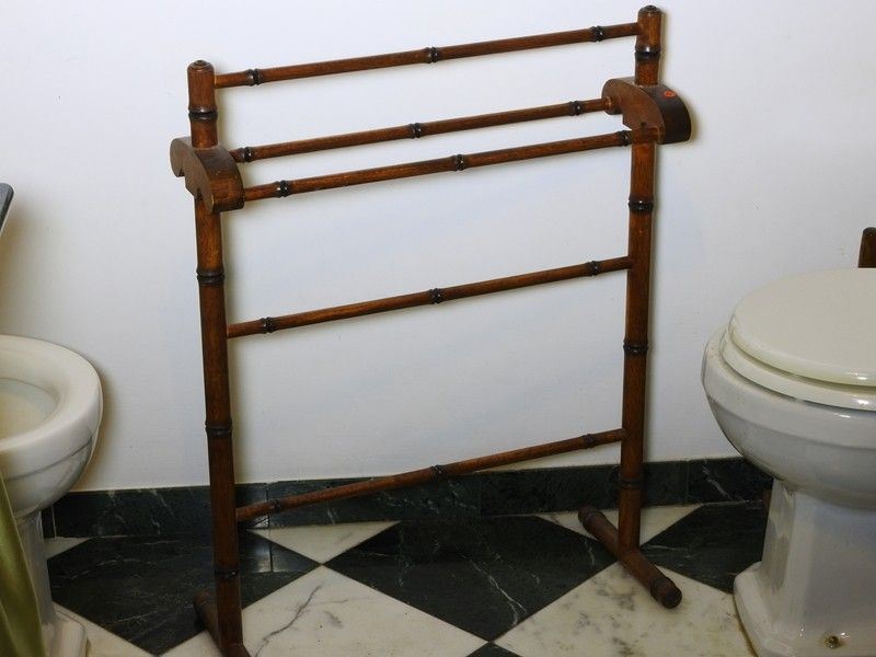 Portasciugamani in Legno Tornito a Finto Bambã¹
