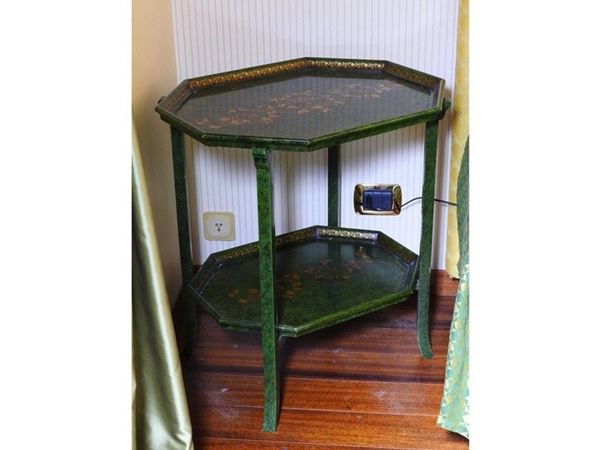 Tavolino in lacca verde
