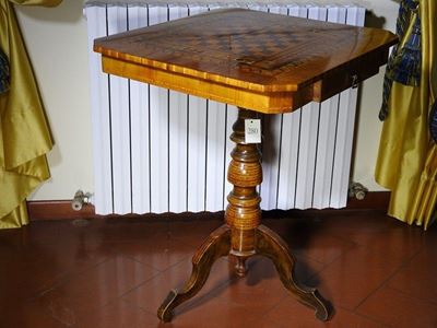 Tavolino da Gioco in Noce