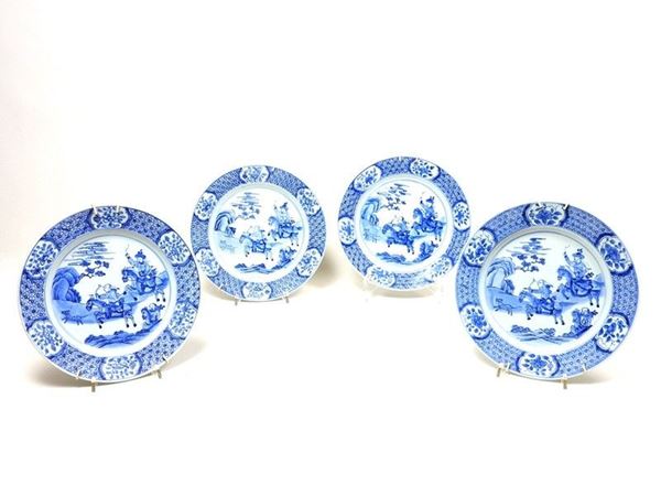 Cinque piatti in porcellana cinese