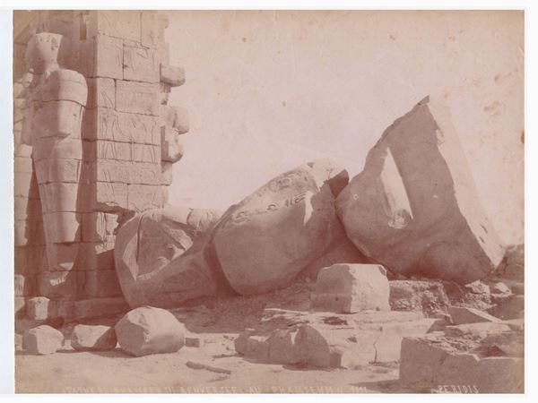 Statue de Rhamses III reversee au Rhamesseum