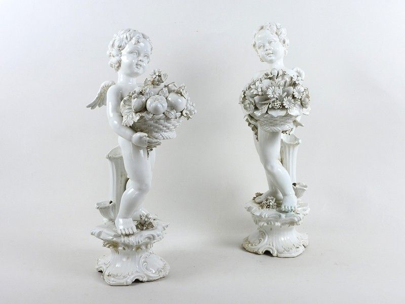 Coppia di Grandi Figure in Terraglia