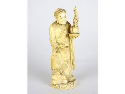 Scultura in Avorio Intagliato